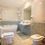 Galayos Hotel 2*