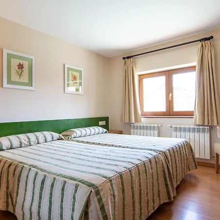 Galayos 2* Hoyos del Espino