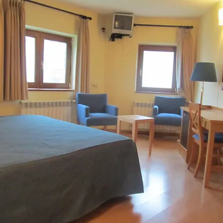 Galayos 2* Hoyos del Espino