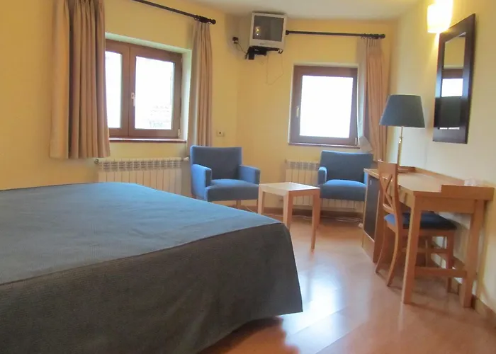 Galayos 2* Hoyos del Espino